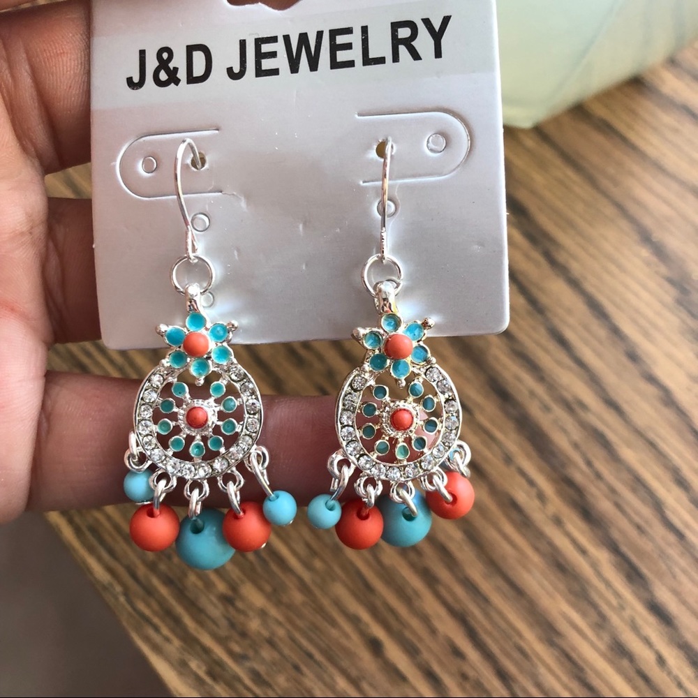 3/$15💛 J&D Flower dangle earrings